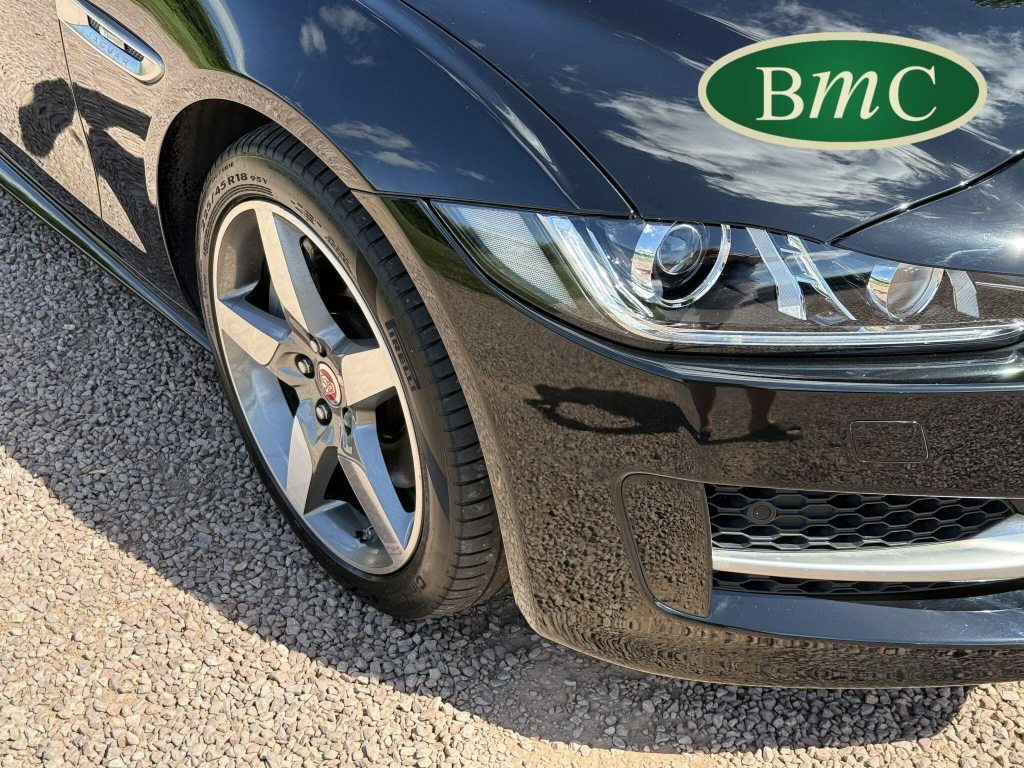 Jaguar XE Jaguar Saloon 2.0D 240 Portfolio Grey #9