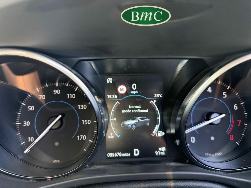 Jaguar XE Jaguar Saloon 2.0D 240 Portfolio Grey #52