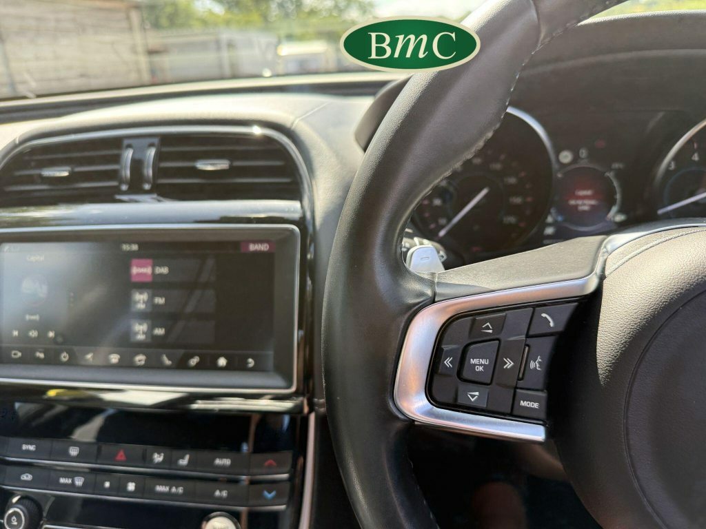 Jaguar XE Jaguar Saloon 2.0D 240 Portfolio Grey #18