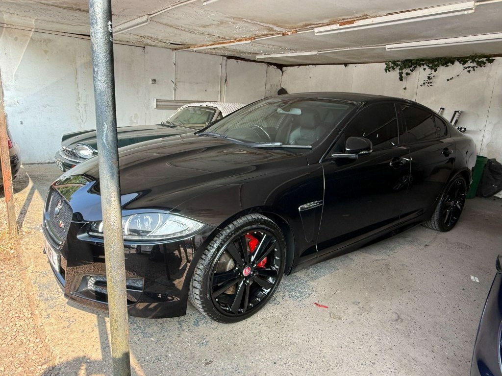 Jaguar XF 3.0D S V6 Portfolio Euro 5 S S Black #4