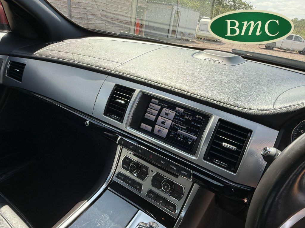 Jaguar XF Xf Luxury D White #20