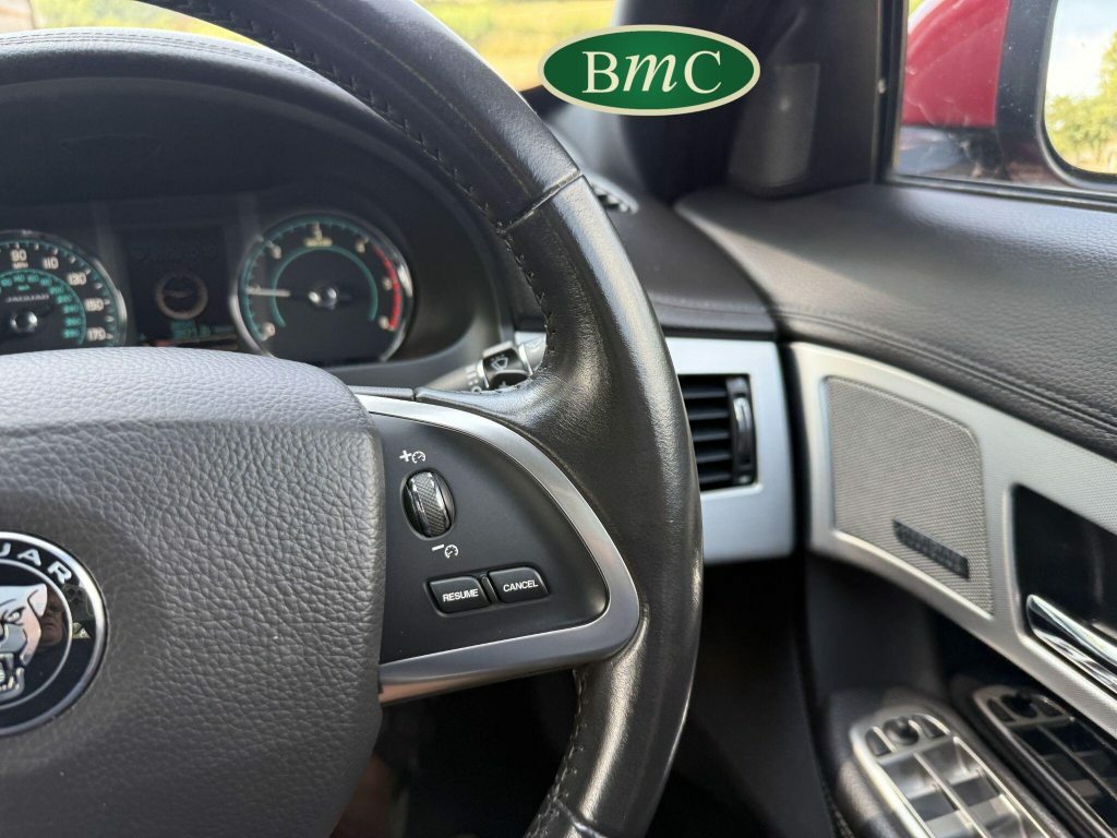 Jaguar XF Xf Luxury D White #17