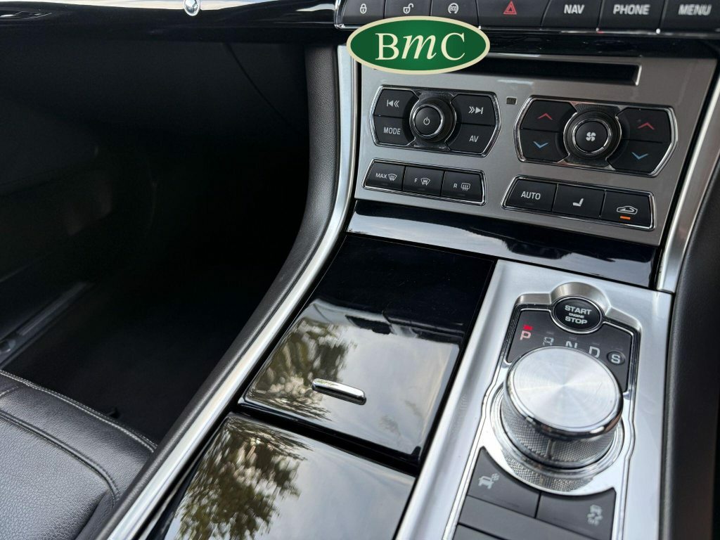 Jaguar XF Xf Luxury D White #18