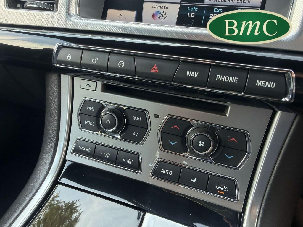 Jaguar XF Xf Luxury D White #38