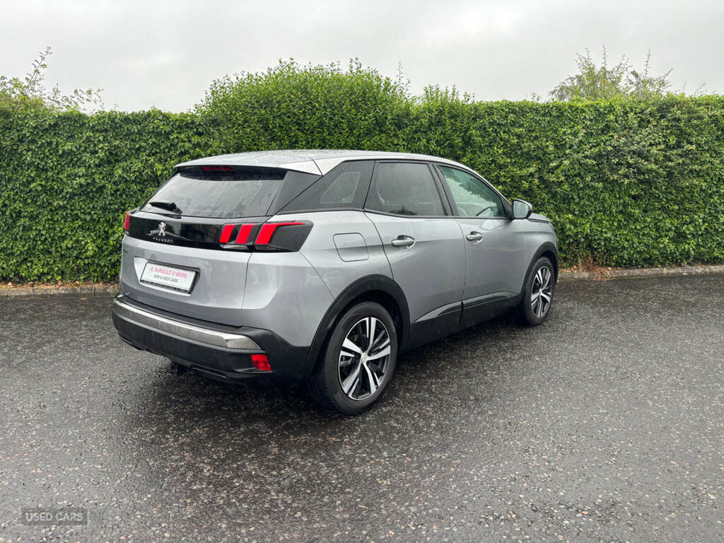 Peugeot 3008 1.6 Bluehdi 120 Active KM67RYF Grey #2