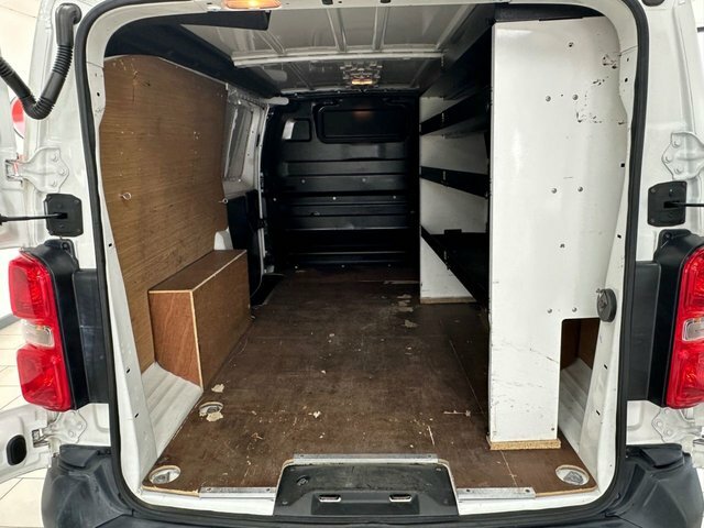 Vauxhall Vivaro 1.5 Turbo D 2900 Dynamic Panel Van 6Dr Manu DV20ASO White #4