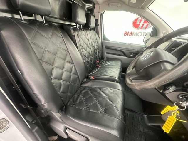 Vauxhall Vivaro 1.5 Turbo D 2700 Dynamic Panel Van 6Dr Manu DP69VZY White #3