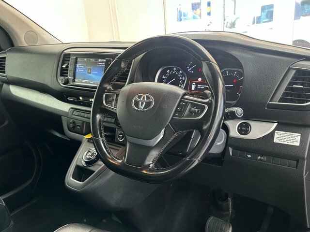 Toyota Proace Verso 2.0D Family Medium Mpv Mwb Euro 6 Orange #3