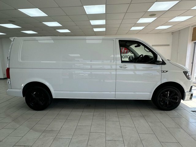 Volkswagen Transporter 2.0 Tdi T32 Bluemotion Tech Highline Panel Van CF68JZV White #2