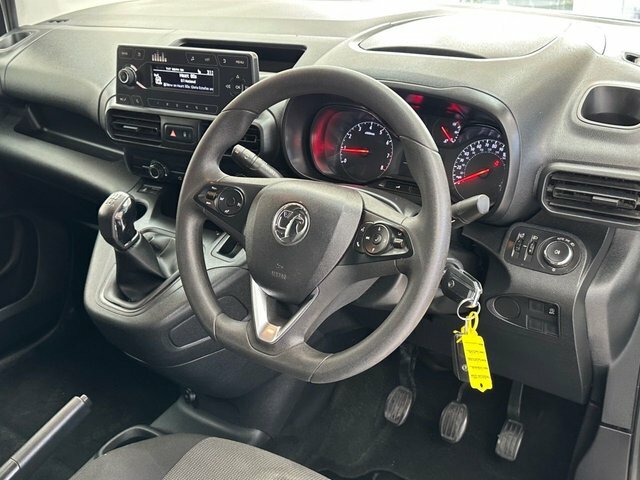 Vauxhall Combo 1.5 Turbo D 2300 Sportive Panel Van Man DN70YFW White #3