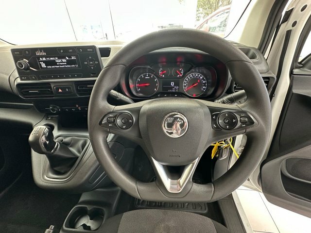 Vauxhall Combo 1.5 Turbo D 2300 Sportive Panel Van Man DN70YFW White #4
