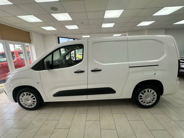 Vauxhall Combo 1.5 Turbo D 2300 Sportive Panel Van Man DL70VRC White #5