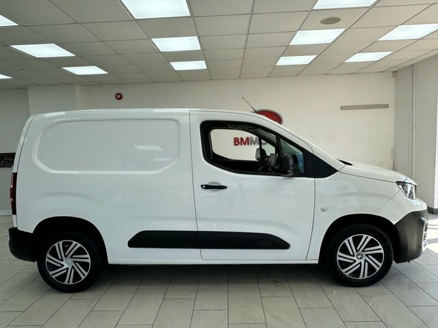 Peugeot Partner 1.6 Bluehdi 1000 Professional Standard Panel Van 5 HY19UNR White #2