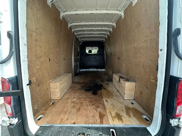 Volkswagen Crafter Mpv White #33