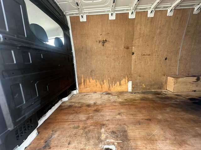 Volkswagen Crafter Mpv White #35