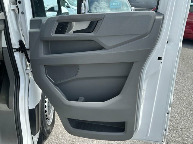 Volkswagen Crafter Mpv White #17