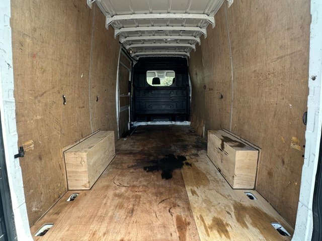 Volkswagen Crafter Mpv White #32