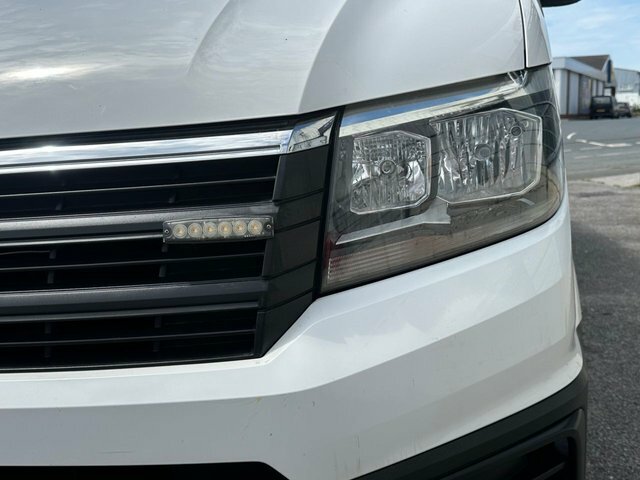 Volkswagen Crafter Mpv White #12