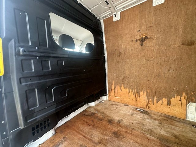 Volkswagen Crafter Mpv White #36