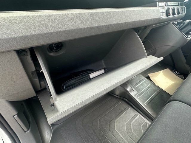 Volkswagen Crafter Mpv White #42