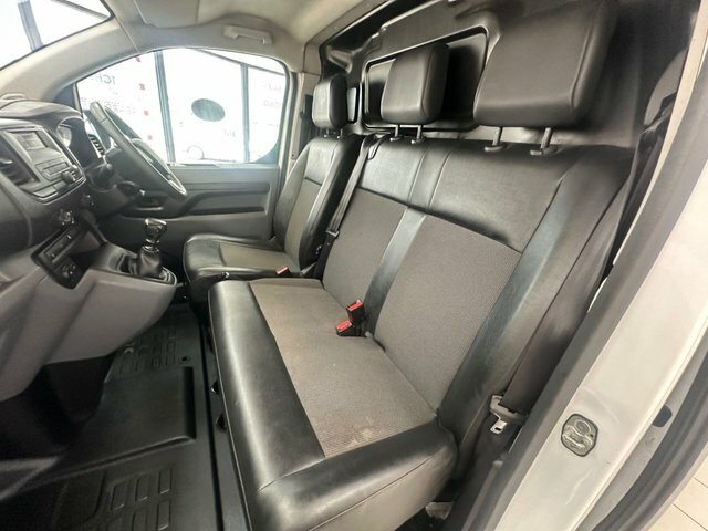 Vauxhall Vivaro Turbo D 2900 Edition White #23