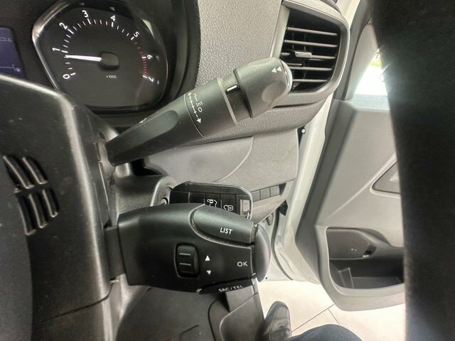 Vauxhall Vivaro Turbo D 2900 Edition White #44