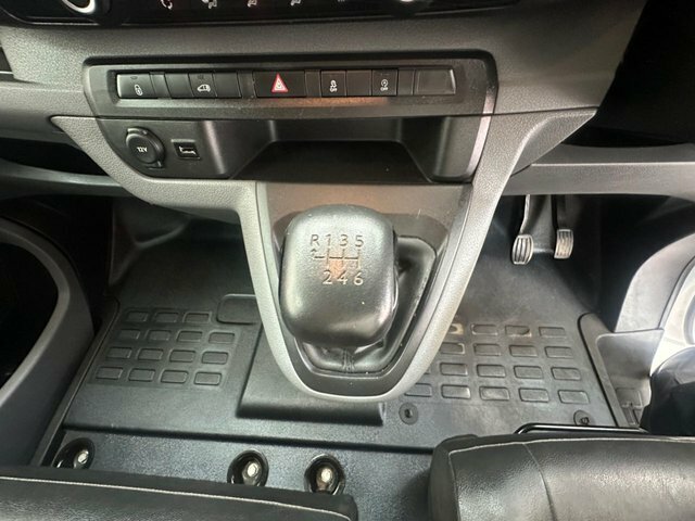 Vauxhall Vivaro Turbo D 2900 Edition White #48