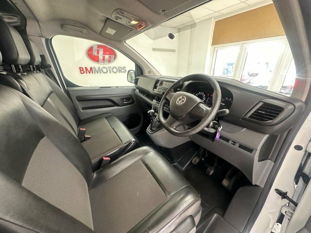 Vauxhall Vivaro 1.5 Turbo D 2900 Edition Panel Van Manu White #3
