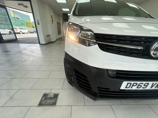 Vauxhall Vivaro Turbo D 2900 Edition White #26