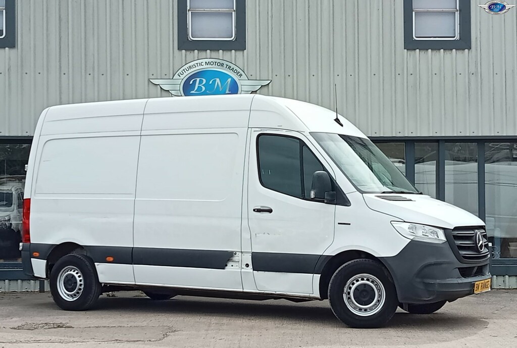 Mercedes-Benz eSprinter 55Kwh Progressive 2021 White