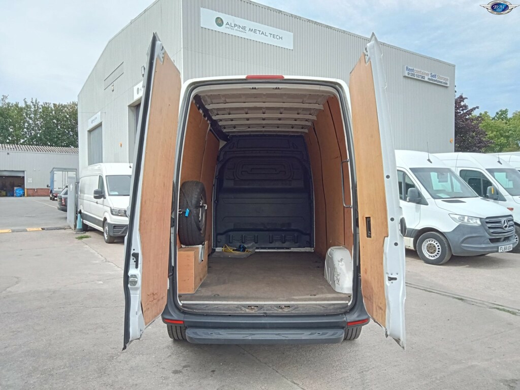 Mercedes-Benz eSprinter 55Kwh Progressive Fwd L2 H2 20Kw Charger White #7