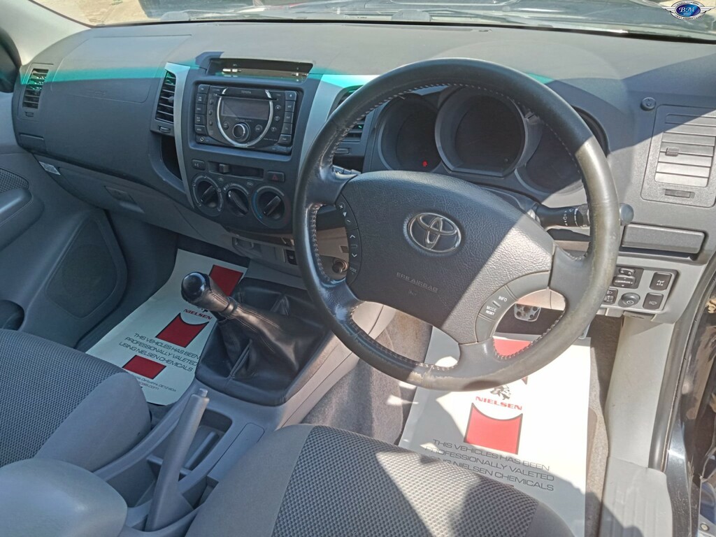 Toyota HILUX 2.5 D-4d Hl3 KM60HLV Black #2