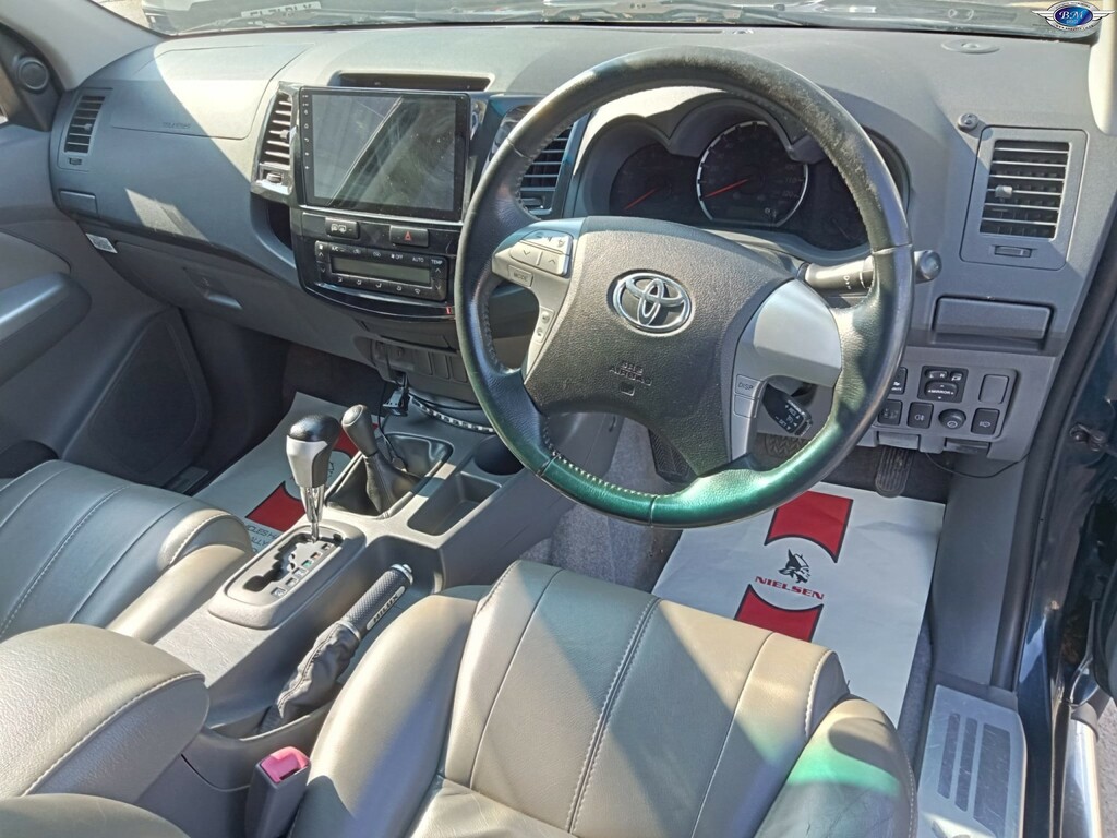 Toyota HILUX 3.0 D-4d Invincible 2013 Grey #2