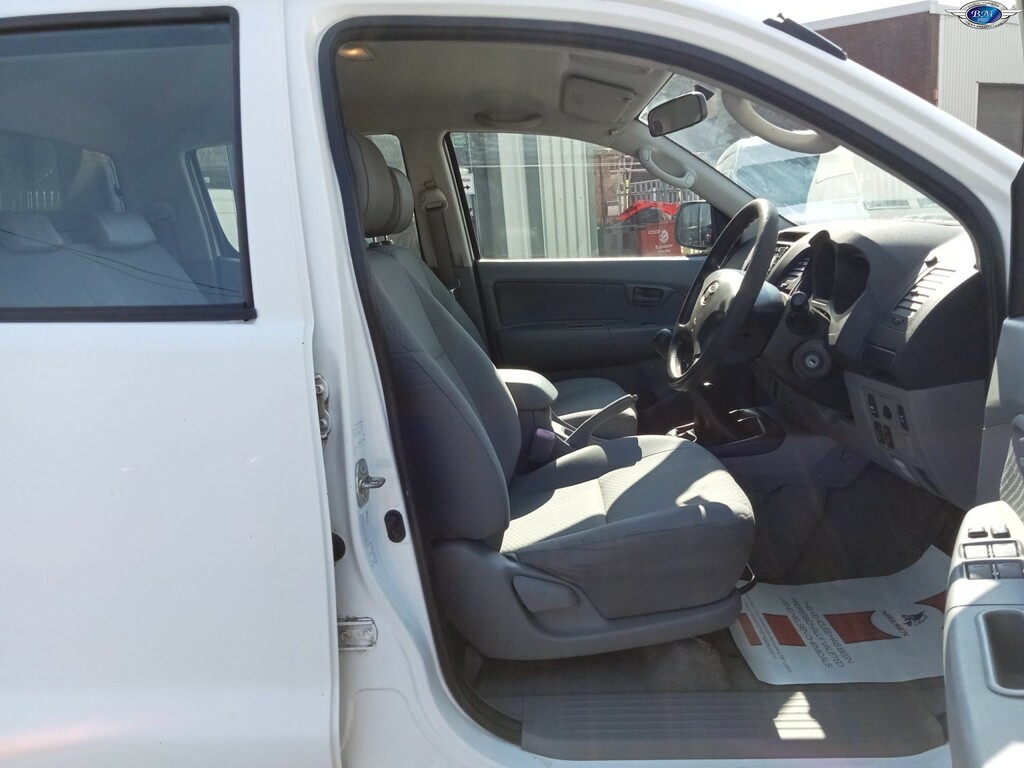 Toyota HILUX Hl3 2010 Dcab Pick Up 2.5 D-4d 4Wd 144 Silver #15