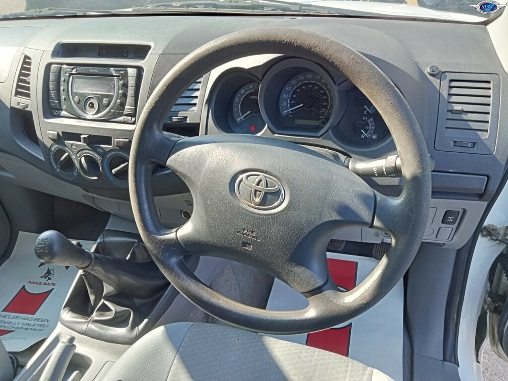 Toyota HILUX Hl3 2010 Dcab Pick Up 2.5 D-4d 4Wd 144 Silver #11