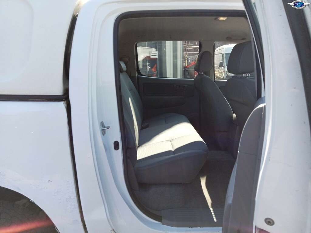 Toyota HILUX Hl3 2010 Dcab Pick Up 2.5 D-4d 4Wd 144 Silver #16