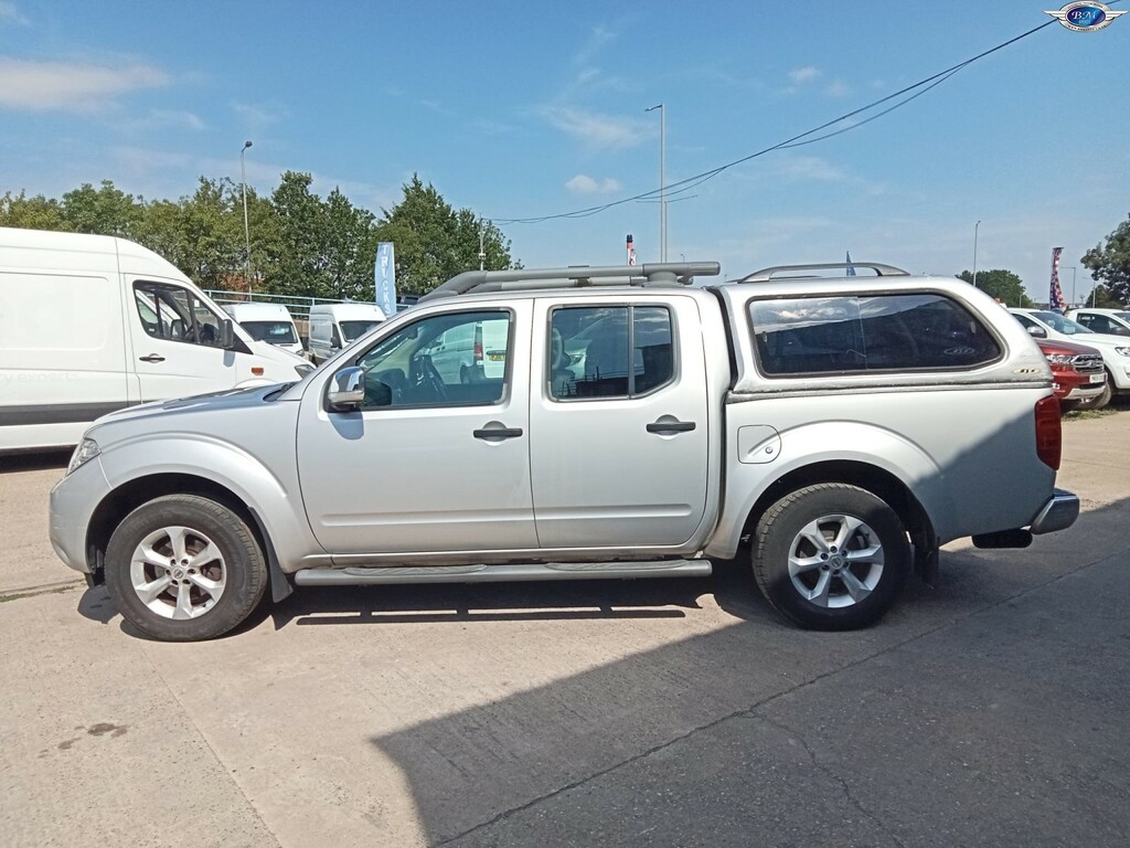 Nissan Navara 2.5 Dci Tekna Silver #4