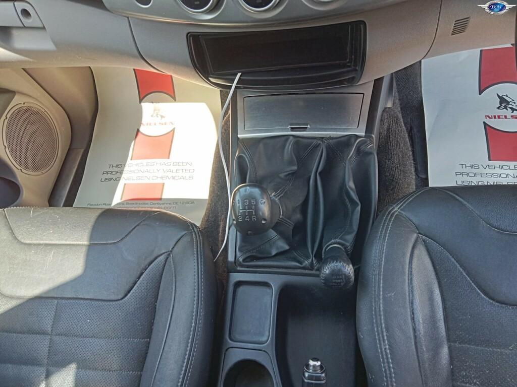 Mitsubishi L200 Red #10