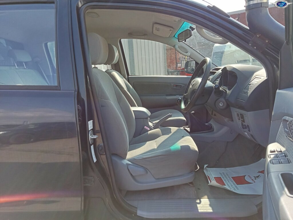 Toyota HILUX 4X4 D-4d Dc 0D White #15