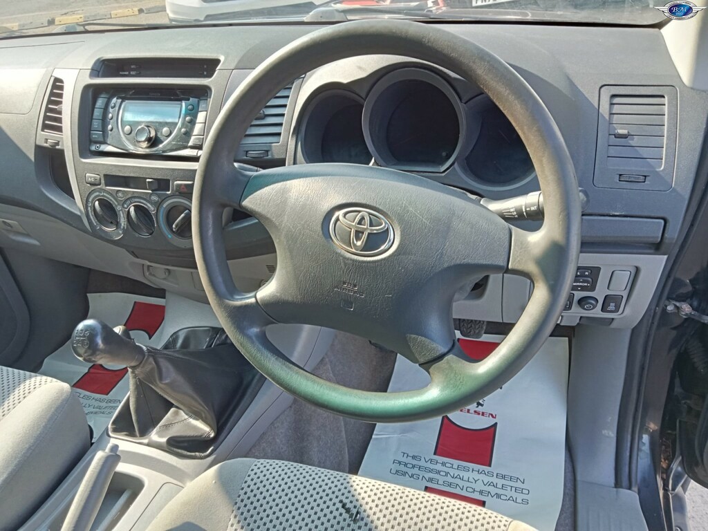 Toyota HILUX 4X4 D-4d Dc 0D White #11