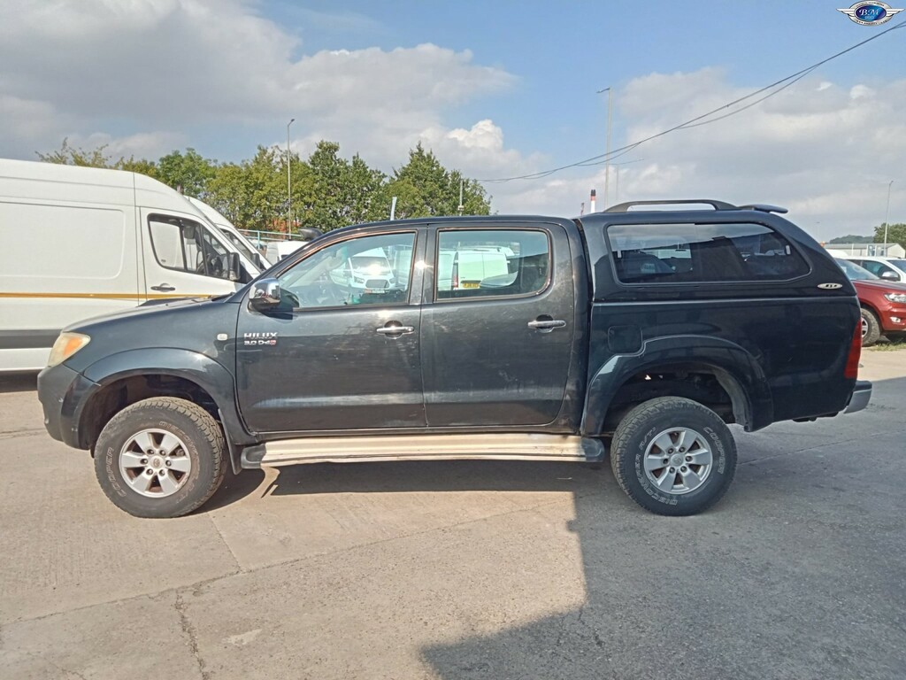 Toyota HILUX 4X4 D-4d Dc 0D White #4