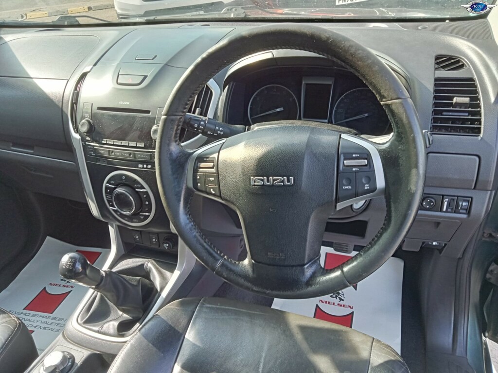 Isuzu D-Max Pickup 2.5 Td Yukon 4X4 201414 Silver #11