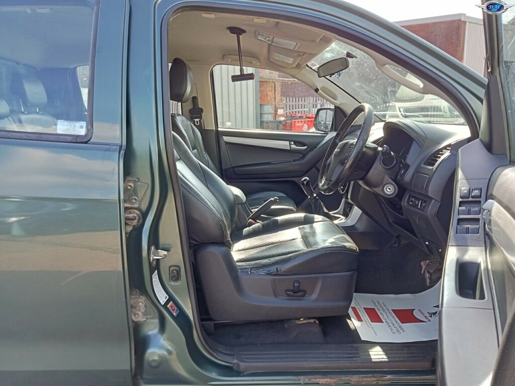 Isuzu D-Max Pickup 2.5 Td Yukon 4X4 201414 Silver #15