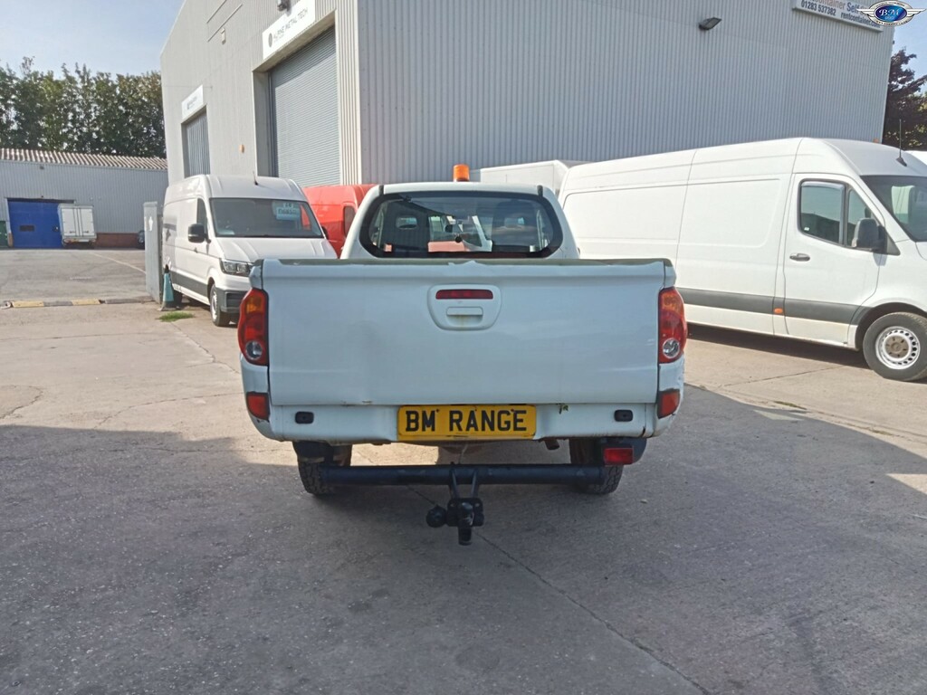 Mitsubishi L200 2.5 Di-d 4Life White #6