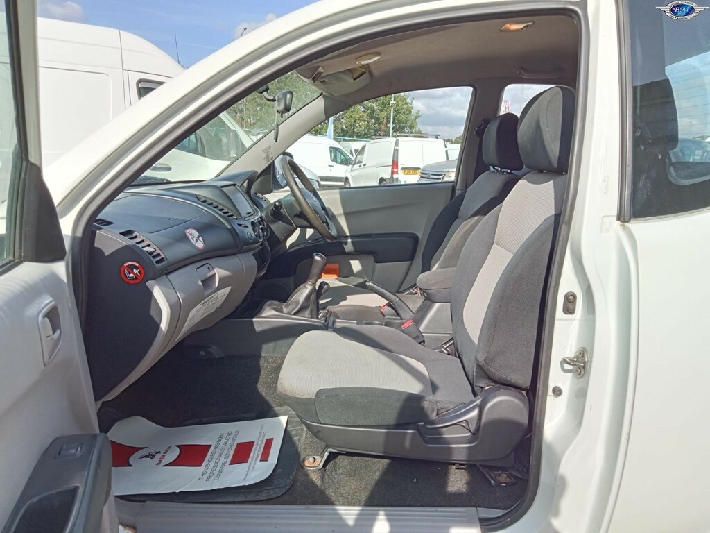 Mitsubishi L200 2.5 Di-d Barbarian Black #16