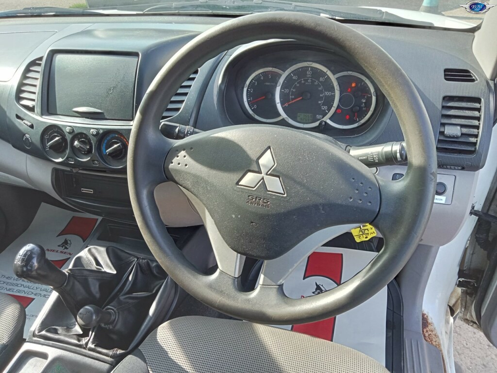 Mitsubishi L200 2.5 Di-d Barbarian Black #11