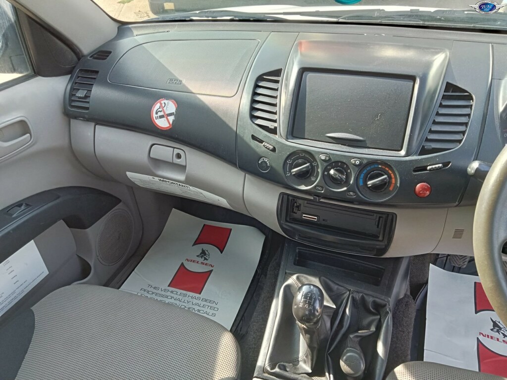 Mitsubishi L200 2.5 Di-d Barbarian Black #9