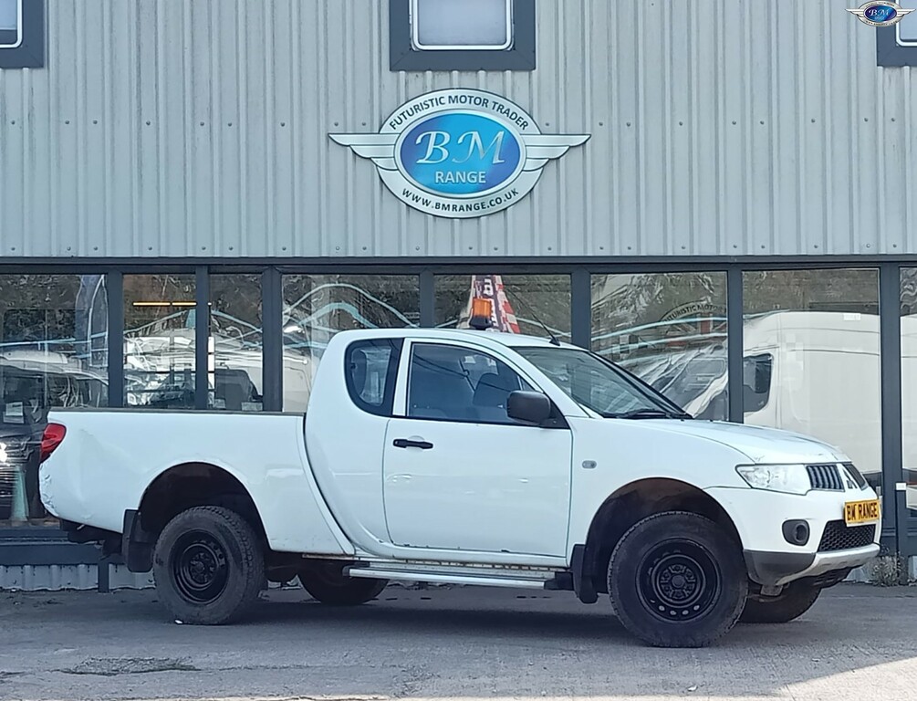 Mitsubishi L200 2.5 Di-d 4Life White