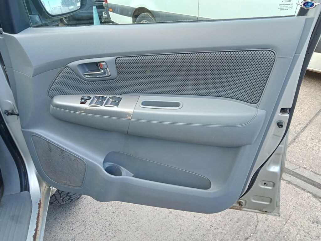 Toyota HILUX Invincible 4X4 D-4d Dcb Silver #17