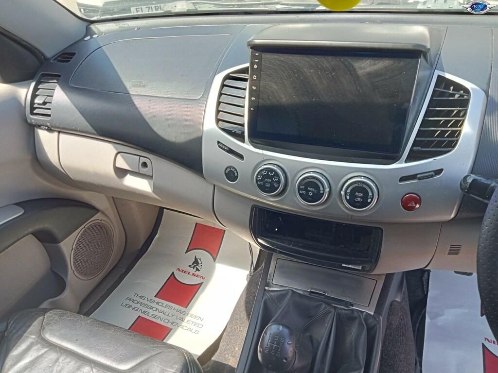 Mitsubishi L200 2.5 Di-d Trojan 2010 Black #8